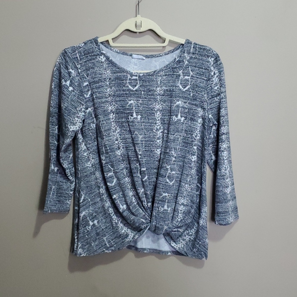 Ripe gray and white twisted front top size xs